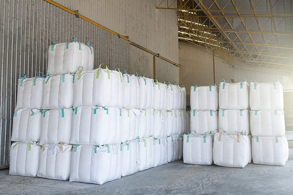Choosing between coated and uncoated bulk bags