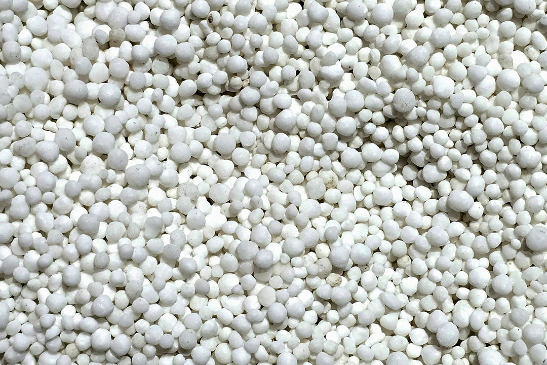 How to package and store fertiliser safely